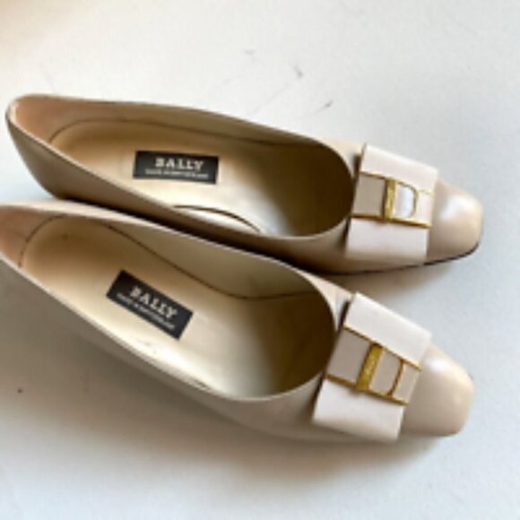 Vintage Bally Switzerland Bow Detail Low Heel Leather Loafers 6.5 Extra Wide. - Picture 2 of 13